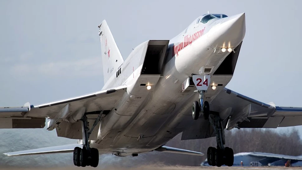 Incident cu un bombardier strategic în Rusia. Trei militari au murit după ce au fost catapultați accidental