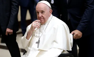 Papa Francisc a început cea de-a cincea săptămână de tratament pentru pneumonie dublă