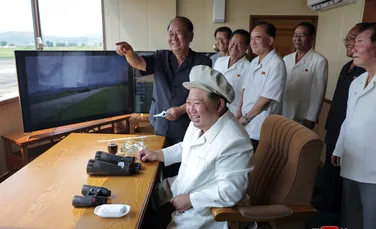 Kim Jong Un a participat la „testarea cu succes a dronelor sinucigașe”