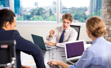 (P) Funcționarul modern nu doar răspunde – comunică prin spațiu