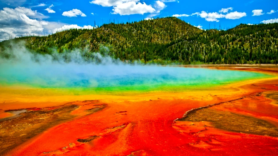 Este supervulcanul din Yellowstone pe cale să erupă? Specialiştii au un răspuns după ce au detectat mai multe seisme în zonă
