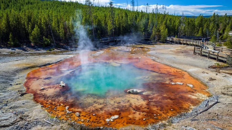 Cel mai mare gheizer acid al lumii „s-a trezit la viață” după cinci ani de tăcere