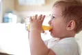 Consumul de sucuri de fructe în copilărie poate crește riscul de hipertensiune la maturitate