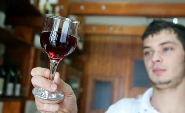 Un nou compus anti-grăsime a fost descoperit în vinul roşu (VIDEO)