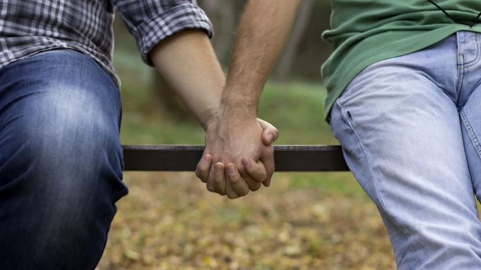 Ce faci când afli că ai un copil homosexual?