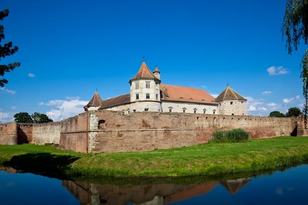 Cetatea Făgăraş este al doilea cel mai frumos castel din lume, potrivit unui clasament realizat de Hopper, un site dedicat planificării călătoriilor