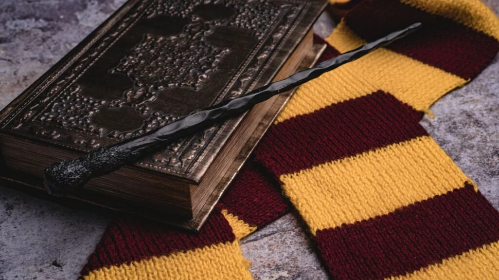 Cu cât a fost vândută la licitație prima ediție a cărții Harry Potter?