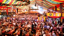 Bere peste tot: Oktoberfest şi alte festivaluri ale berii