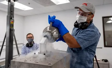 NASA folosește sticla pentru unele componente ale roverelor selenare