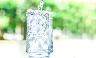 Câtă apă trebuie să bei? O formulă simplă clarifică această problemă