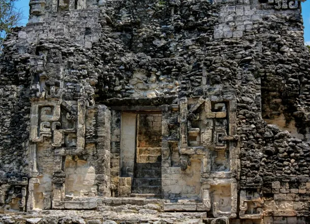 Structură subterană mayașă și piramide ascunse, descoperite în pădurile tropicale din Mexic