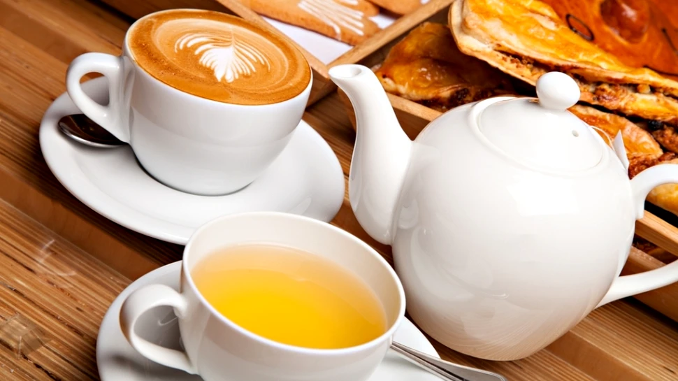 Cafeaua şi ceaiul sunt pline de toxine, cum de nu ne otrăvim cu ele? Cum se apără corpul nostru de efectele nocive ale acestor alimente