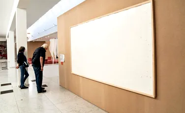 Un artist a primit zeci de mii de dolari pentru două opere de artă. De ce a livrat două cadre goale?