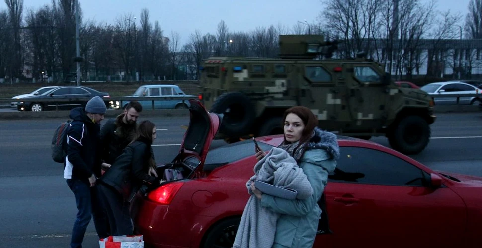 Teamă și incertitudine pe străzile din Kiev. Ucrainenii încearcă să fugă din calea Rusiei