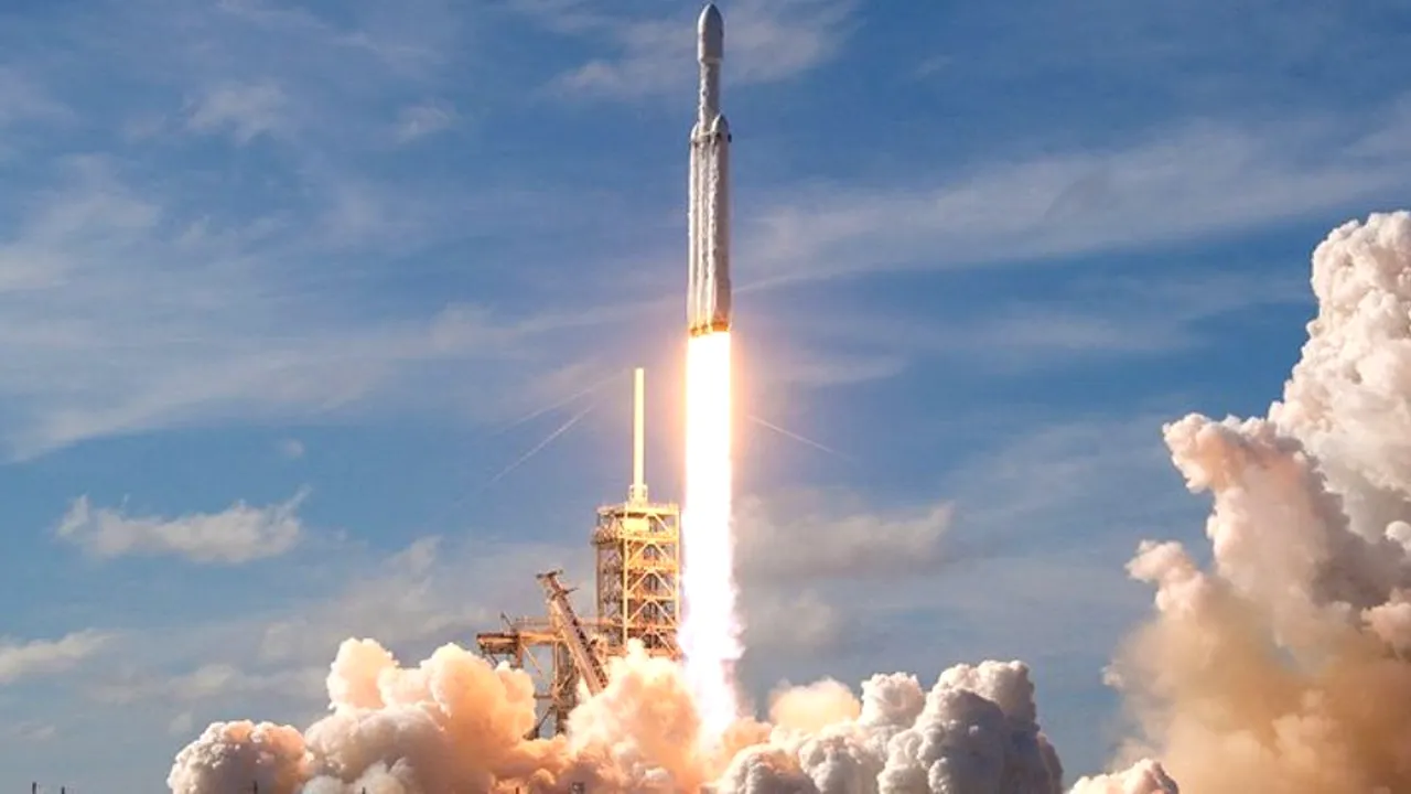 1-falcon-heavy-launch-2-1024 