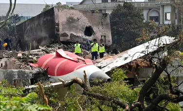 De ce pilotul avionului prăbușit în India este considerat „erou”: „Ar fi fost sute de victime în plus”