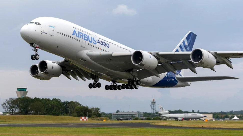 Emisiile de gaze cu efect de seră eliberate de transportul aerian, majorate cu 25%