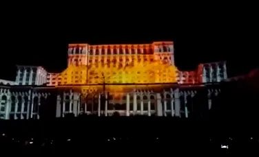 Peste o sută de proiectoare au luminat sâmbătă seară Palatul Parlamentului, în cadrul IMapp Bucharest – VIDEO