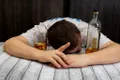 Lege adoptată în Parlament: Fără alcool, tutun și băuturi energizante vândute minorilor