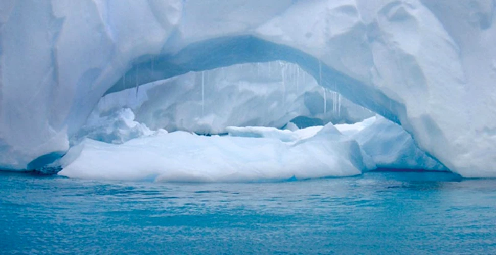 Oceanul Artic va fi studiat de NASA