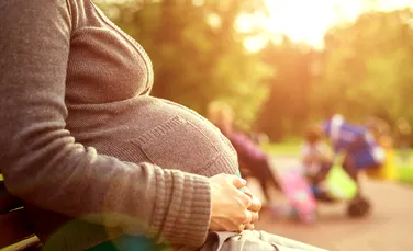 Femeile însărcinate, expuse la substanțe chimice care cresc riscul de cancer