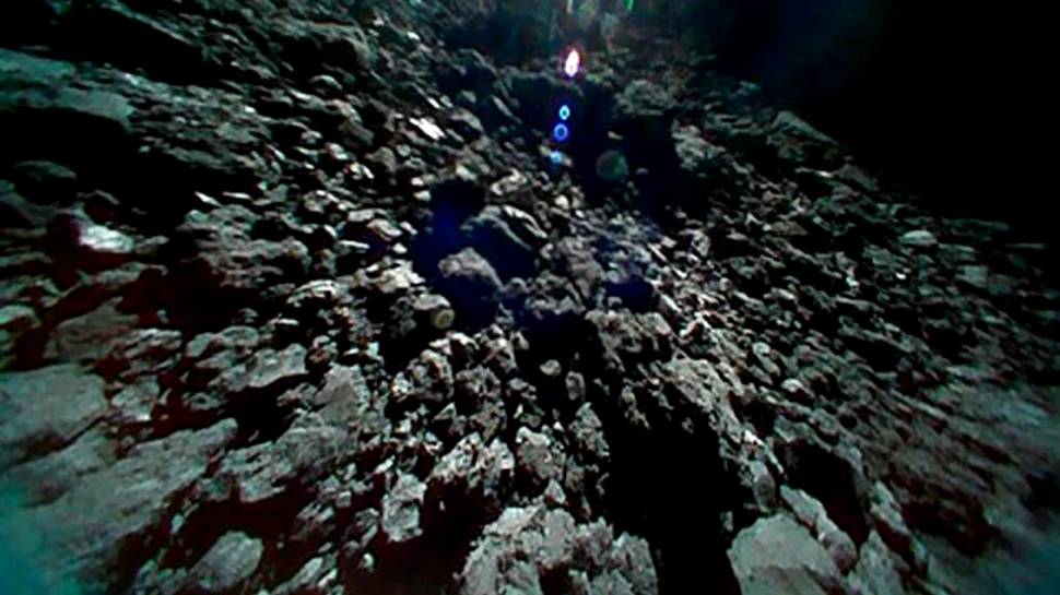 Asteroidul Ryugu ascunde dovezi neașteptate ale unui ocean în miniatură