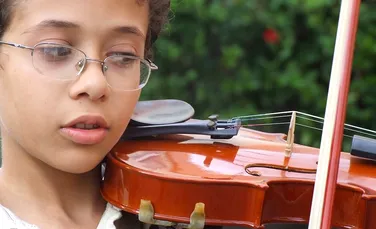 Educaţia muzicală stimulează inteligenţa verbală a copiilor