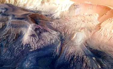 Marele Canion de pe Marte: „survolează-l” cu ajutorul acestor imagini 3-D extraordinare (FOTO/VIDEO)