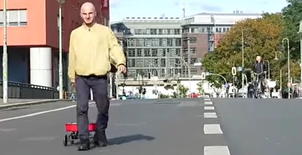 Un german a păcălit Google Maps după ce a tras un căruţ cu telefoane mobile pe străzile Berlinului