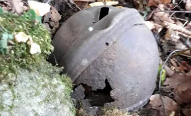 Rămăşiţele unui soldat din al Doilea Război Mondial, găsite cu detectorul de metale, în Bacău