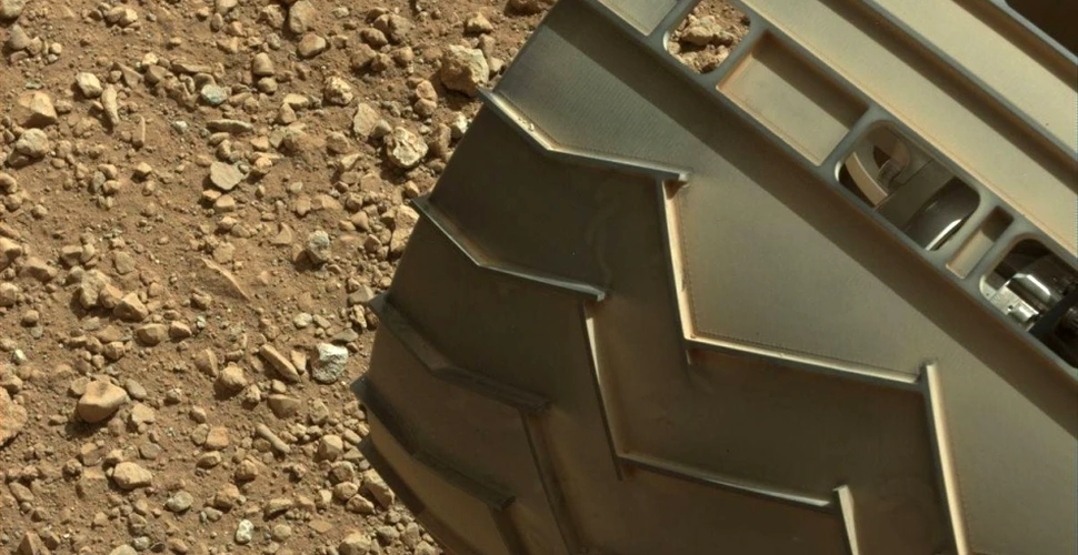 A fost dezvăluit mesajul pe care roverul Curiosity îl scrie pe solul marţian (VIDEO)