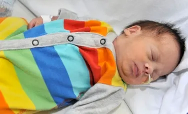 Salvare miraculoasă: un băieţel născut prematur a fost readus la viaţă, după ce a petrecut aproape un sfert de oră fără să respire