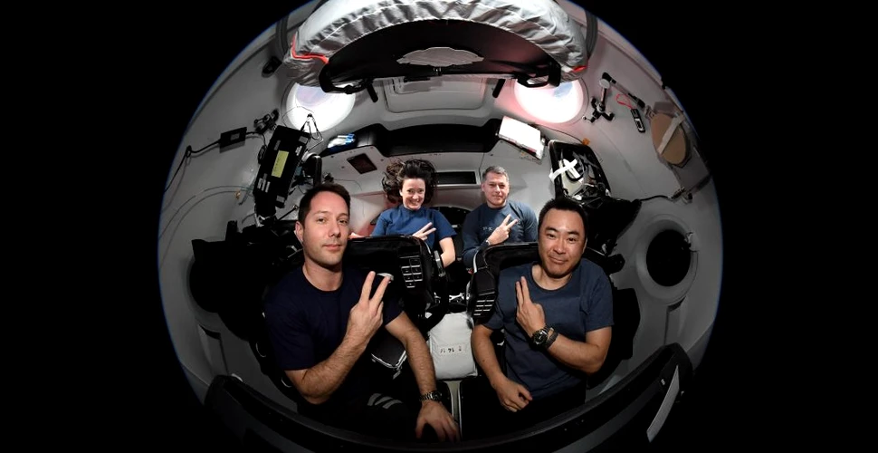 Astronauții de la bordul Stației Spațiale Internaționale se întorc în scutece pe Pământ
