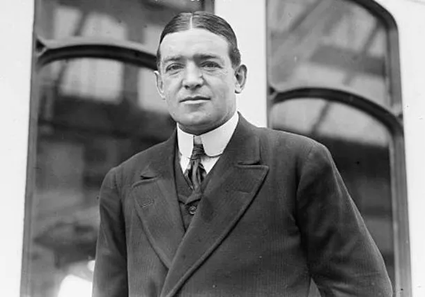 Sir Ernest Shackleton, conducătorul Expediţiei Imperiale Trans-Antarctice