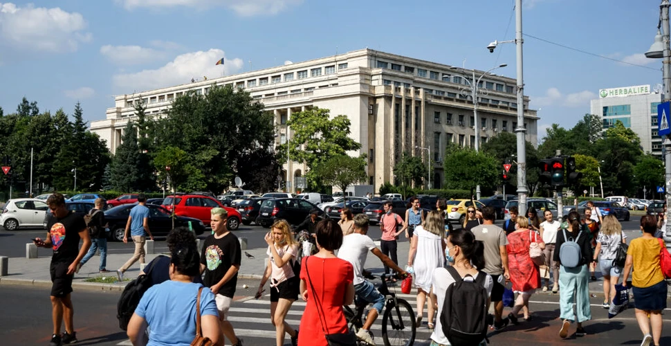 Românii vor pensii mari, însă recunosc că nu economisesc cât trebuie