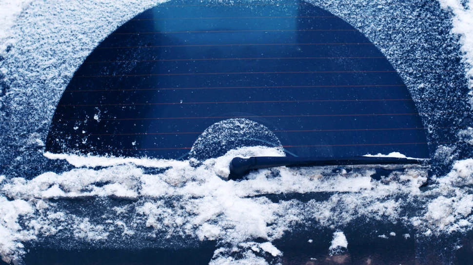 Test de cultură generală. Cât de des ar trebui să-ți speli mașina?