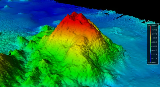Sonarul a detectat prezenţa unui munte, la peste 5 km adâncime, sub Oceanul Pacific