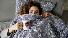 Ce este „bed rotting”, trendul care ține tinerii în pat ore-n șir