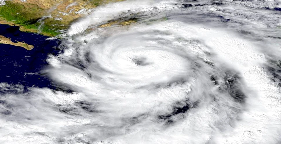 Cercetătorii vor să modifice atmosfera pentru a reduce riscul apariţiei uraganelor