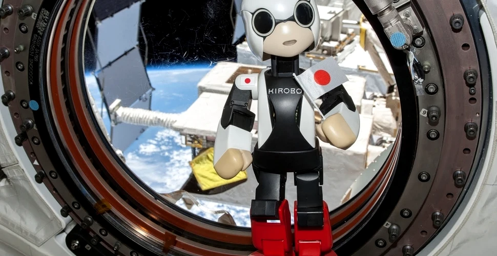 Un pas uriaş pentru «robomenire»: Kirobo, robotul-astronaut, a rostit primele cuvinte în spaţiu (VIDEO)