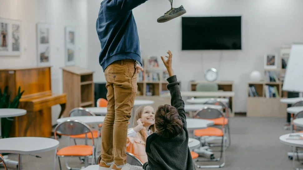 Opt din zece elevi au fost martori la bullying în școala în care învață