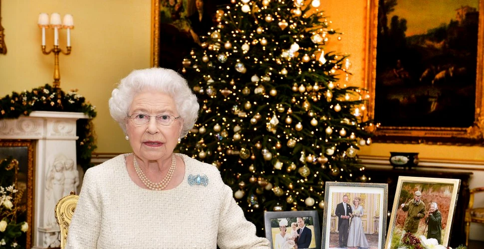 Cadourile pe care le oferă de Crăciun Regina Elisabeta angajaţilor săi | FOTO