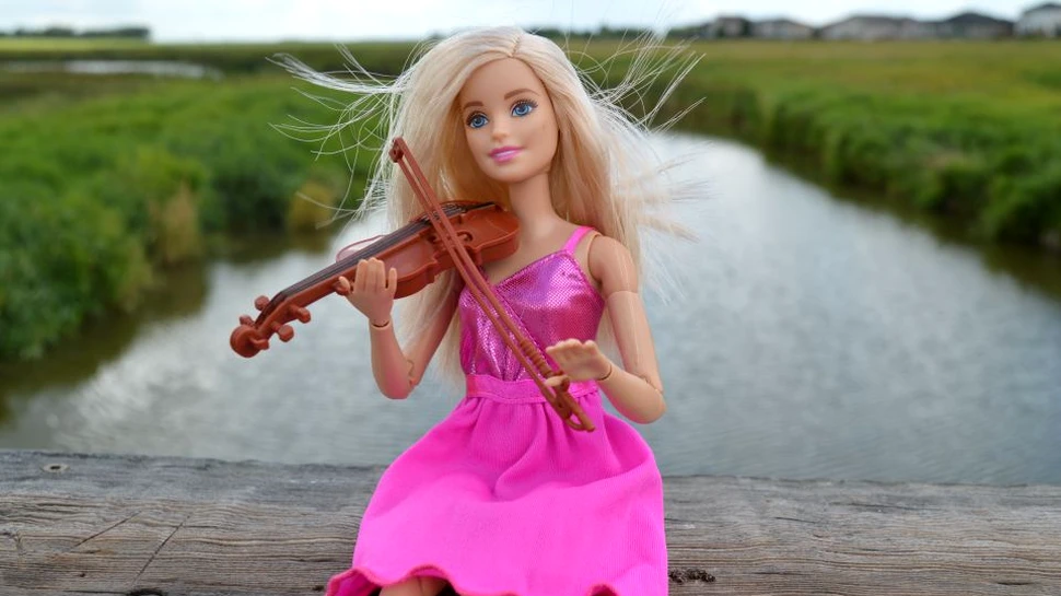 O păpuşă Barbie realizată după modelul Fridei Kahlo generează dispute
