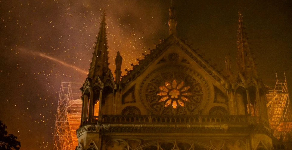 Incendiul de la Notre-Dame a fost ştire falsă, potrivit YouTube