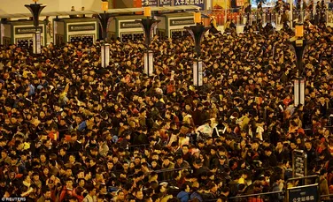 Ce se întâmplă când trenurile întârzie în China. GALERIE FOTO