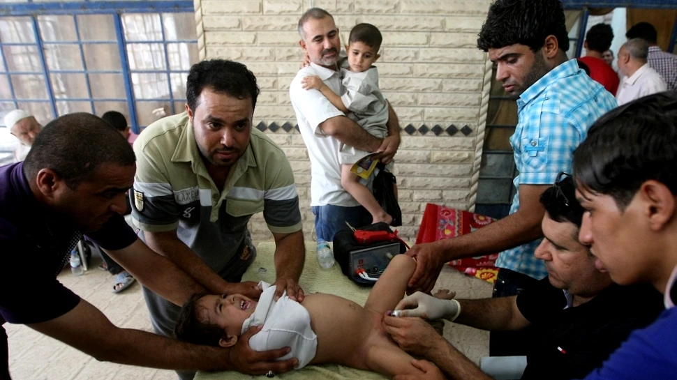 Circumcizia timpurie poate opri transmiterea virusurilor HIV şi HPV