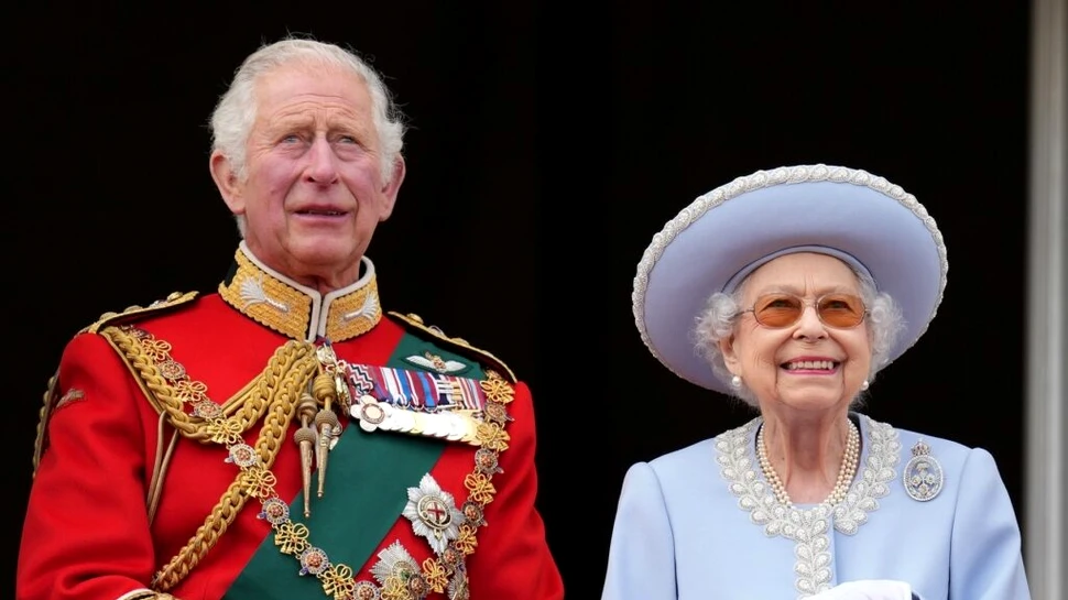 Prințul Charles moștenește tronul Marii Britanii și devine Regele Charles al III-lea