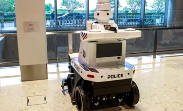 Un robot polițist, concediat pentru că nu a arestat pe nimeni și nu a dat nicio amendă timp de un an