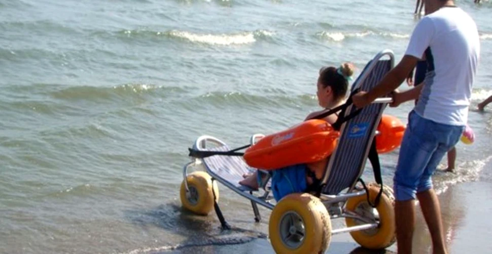 A fost inaugurată prima plajă dotată cu facilităţi pentru persoanele cu dizabilităţi