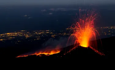 Unul dintre cei mai activi vulcani din lume eliberează inele din gaz